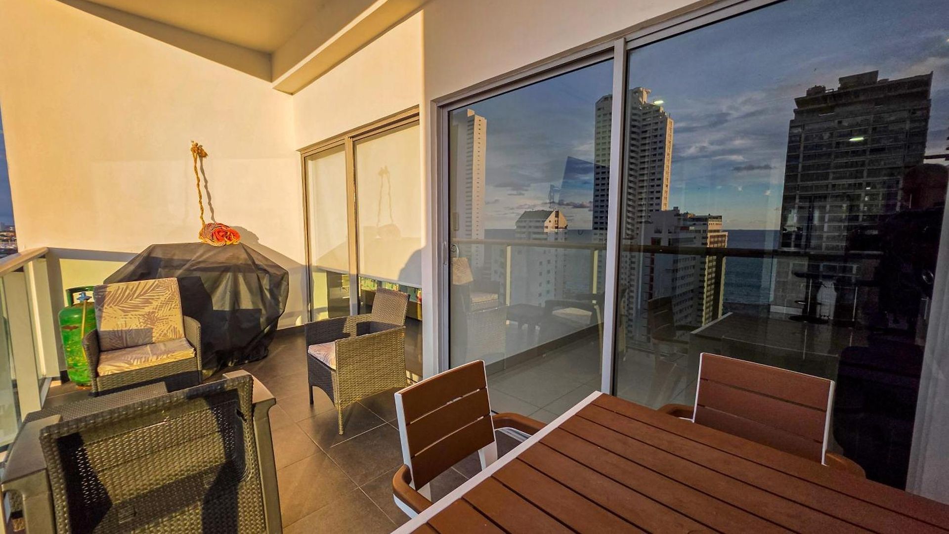Great In Bocagrande With Sunset & View * Cartagena