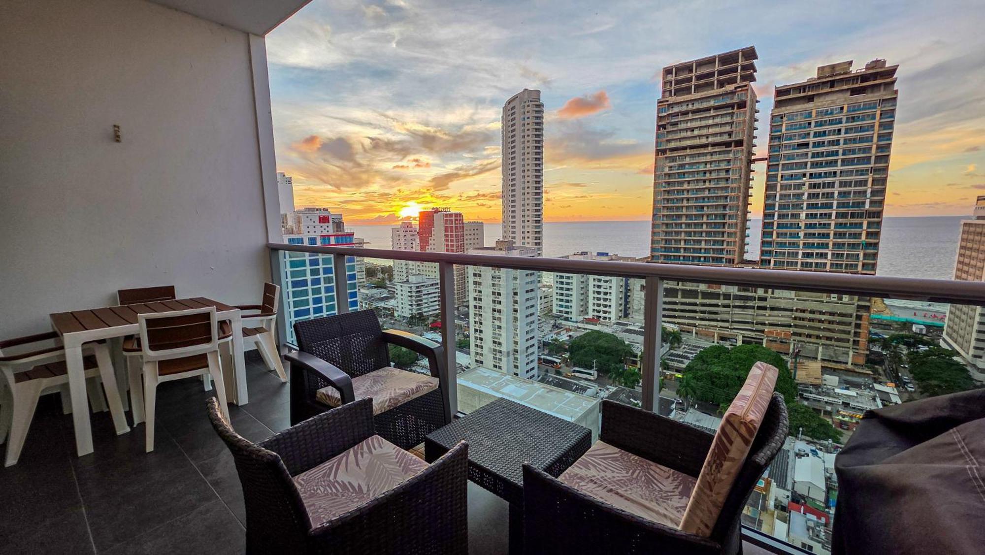 Great In Bocagrande With Sunset & View Apartamento *