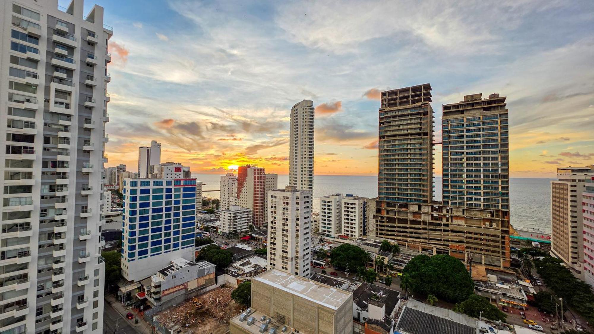 Great In Bocagrande With Sunset & View Cartagena